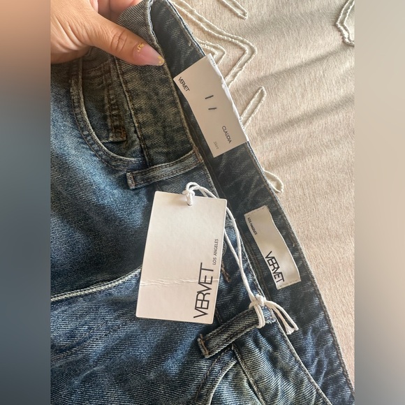 New Vervet Women’s Blue Claudia Distressed Denim mini skirt - Picture 4 of 6